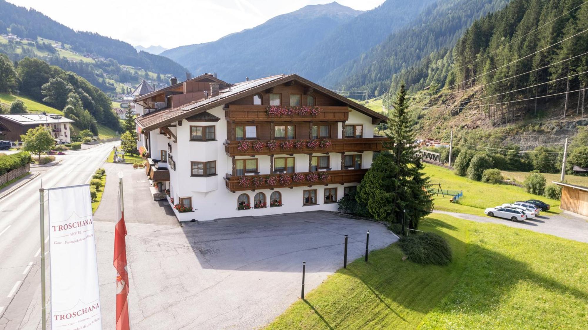 Hotel Troschana Flirsch Eksteriør bilde